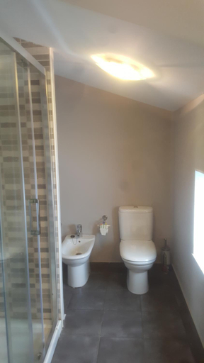 Bathroom 2, Pension Boavista, Lugo