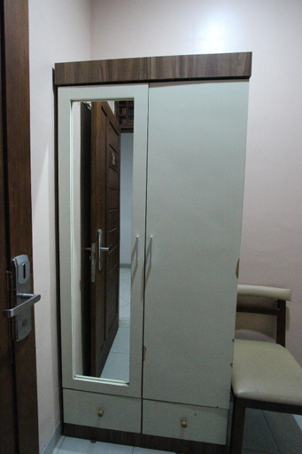 Bathroom 11