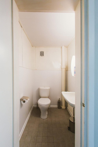 Bathroom 3, YH Lappeenranta, South Karelia