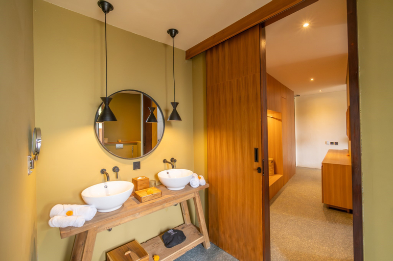 Bathroom 29