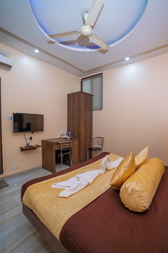 Bedroom 1, Hotel Royce Executive, Mumbai Suburban
