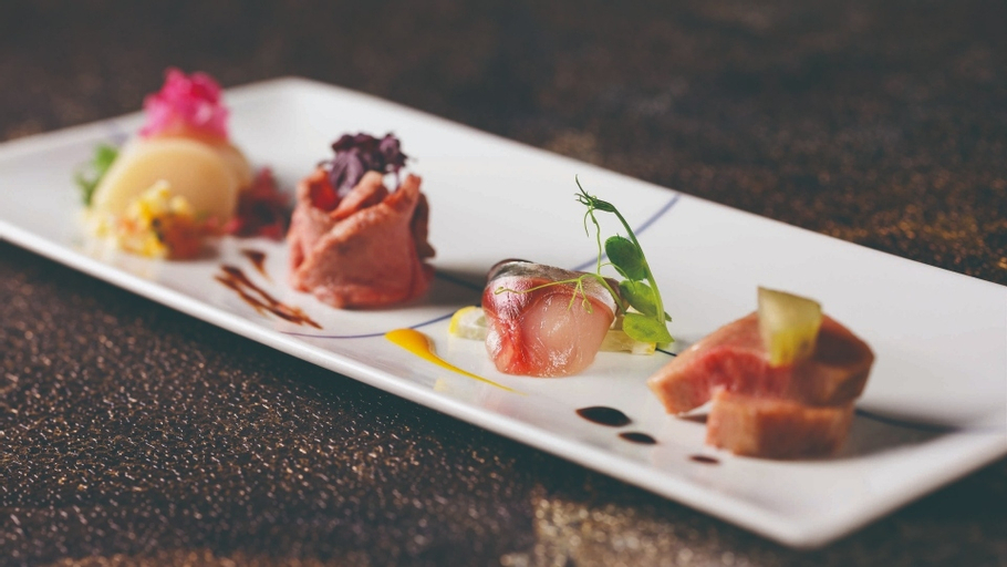 Food & Drinks 15