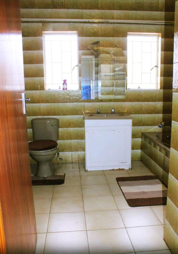 Bathroom 3, NSK GUEST HOUSE, Ekurhuleni