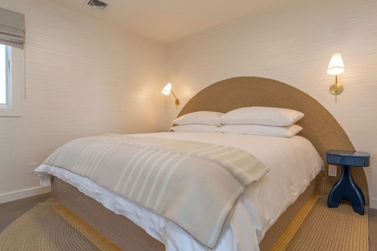 Bedroom 16