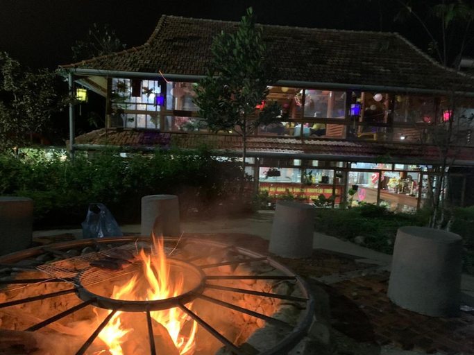 Food & Drinks, Love hill than Uyên, Thanh Uyen