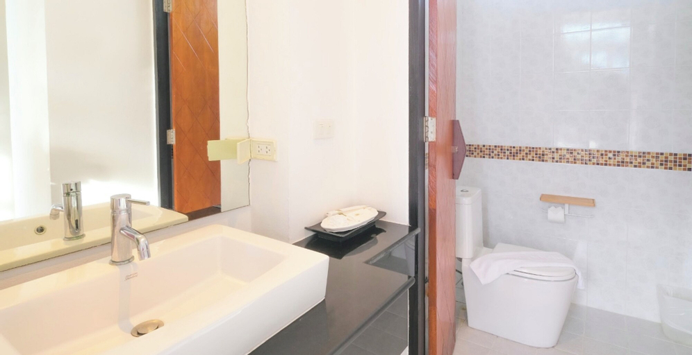 Bathroom 4