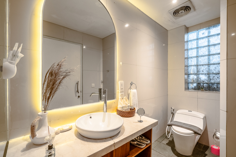 Bathroom 7