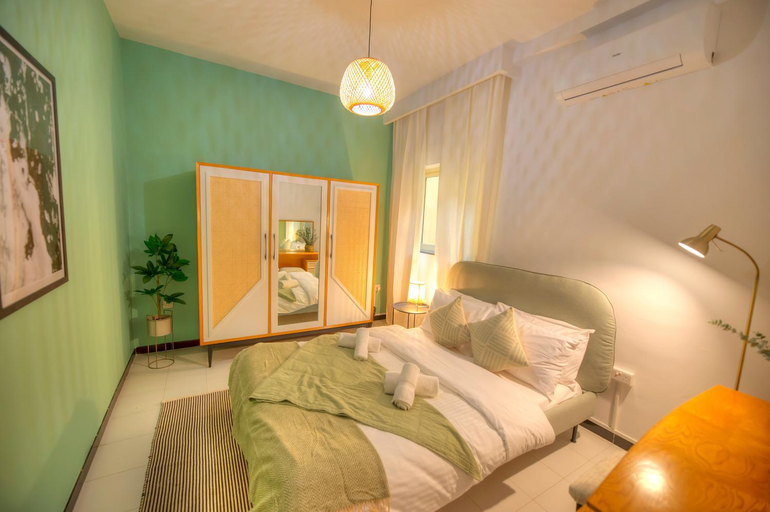 Others 3, Beautifully furnished seafront 4 bedrooms GOSLM-4
