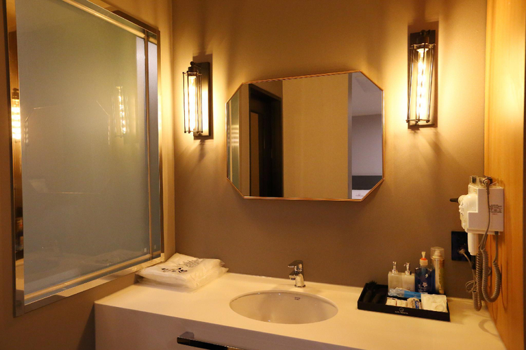 Bathroom 8