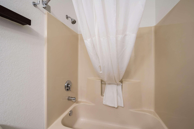 Bathroom 4, Country Inn & Suites by Radisson, Freeport, IL, Stephenson