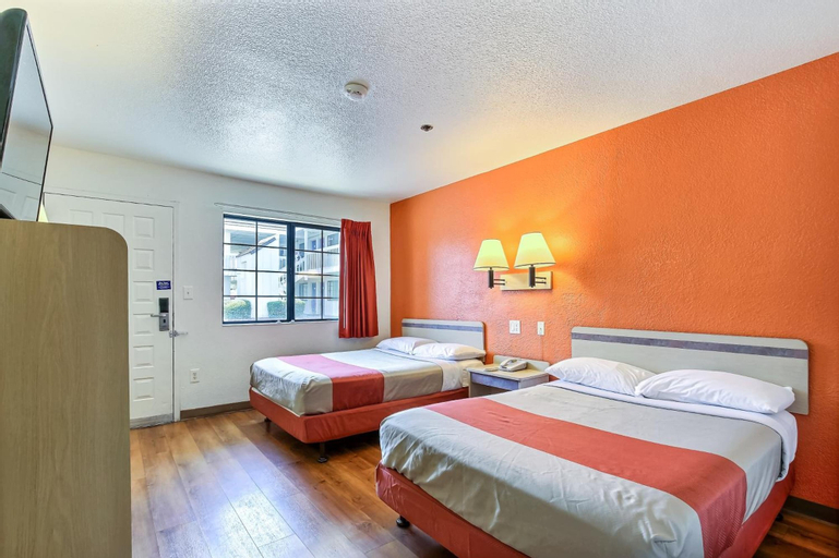 Bedroom 12
