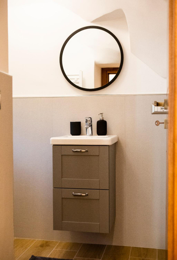 Bathroom 3, All’ombra del campanile, Viterbo