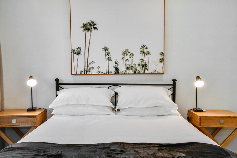 Bedroom 2, Illawong 4 Beachfront Holiday Apartment, Maroochy - Mooloolaba