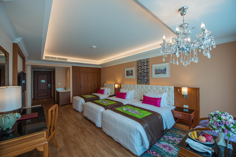 Bedroom 13