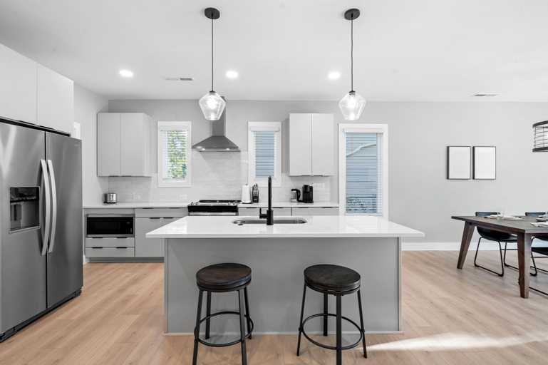 Charlotte Luxury Townhomes, Mecklenburg