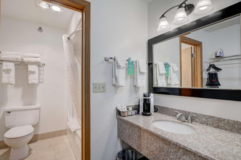 Bathroom 4, Ridgeline Hotel at Yellowstone Ascend Hotel Colle, Park