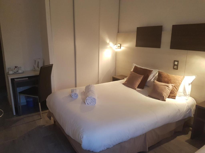 Bedroom 2, Logis Hotel les Charmettes, Pyrénées-Orientales
