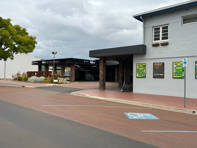 Exterior & Views, Manjimup Hotel, Manjimup