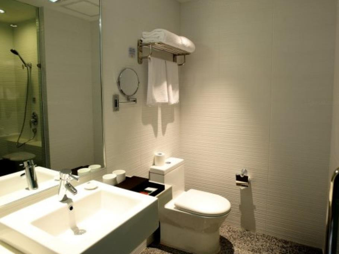Bathroom 5, Ji Hotel (Urumqi Hongshan), Ürümqi