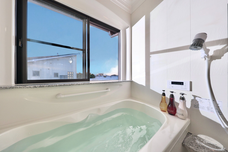 Bathroom 4, Crystal Besso Shirahama Uminomachi, Shirahama