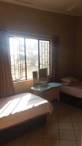Bedroom 5, Old farmhouse for 3 in Limpopo Province, Waterberg
