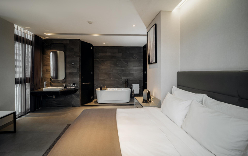 Bedroom 16