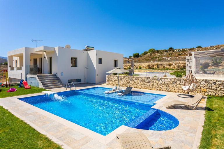 Others 3, Villa Marielia, Crete