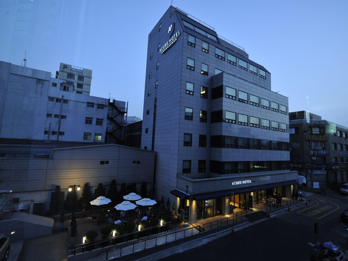 Exterior 1