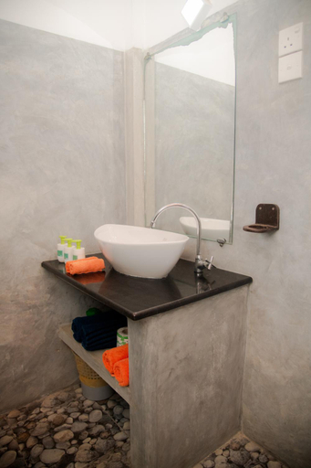 Bathroom 2, Sea Crest Beach Villa, Ambalangoda