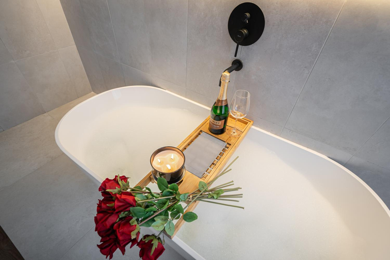 Bathroom 3, You Boutique Suites, Best Location by BQA, Budapesti