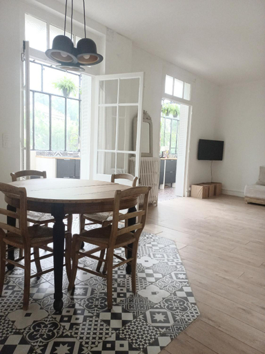 Others 5, Le Nid, Vaucluse