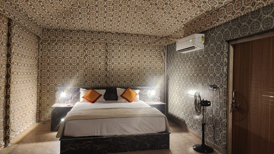 Bedroom 2, Seven Palms Luxury Camp, Jaisalmer