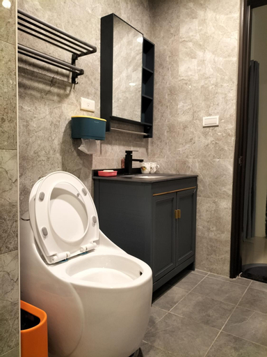 Bathroom 16