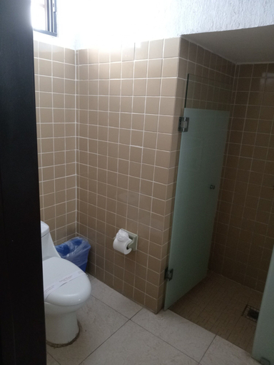 Bathroom 5, Essen's Hotel, Mazatlán