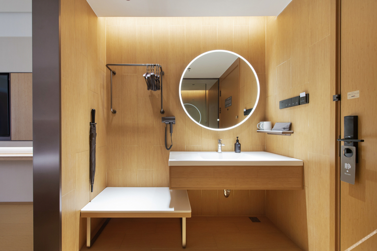 Bathroom 3, Ji Hotel Chifeng Station East Square, Chifeng