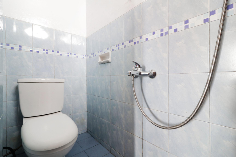 Bathroom 11