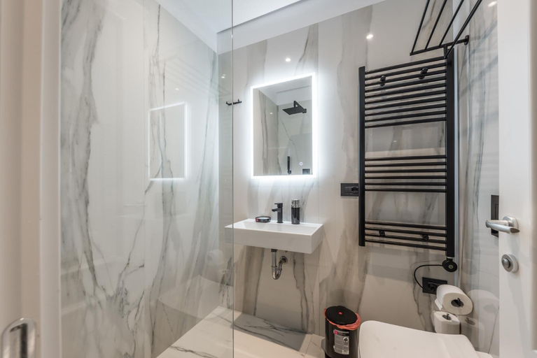 Bathroom 3, Piazza Luxury Apartments, Tiranës