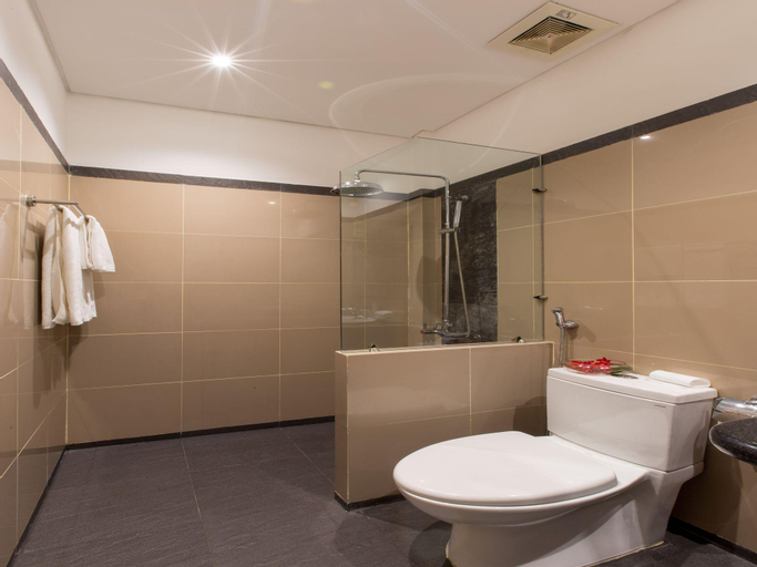 Bathroom 17
