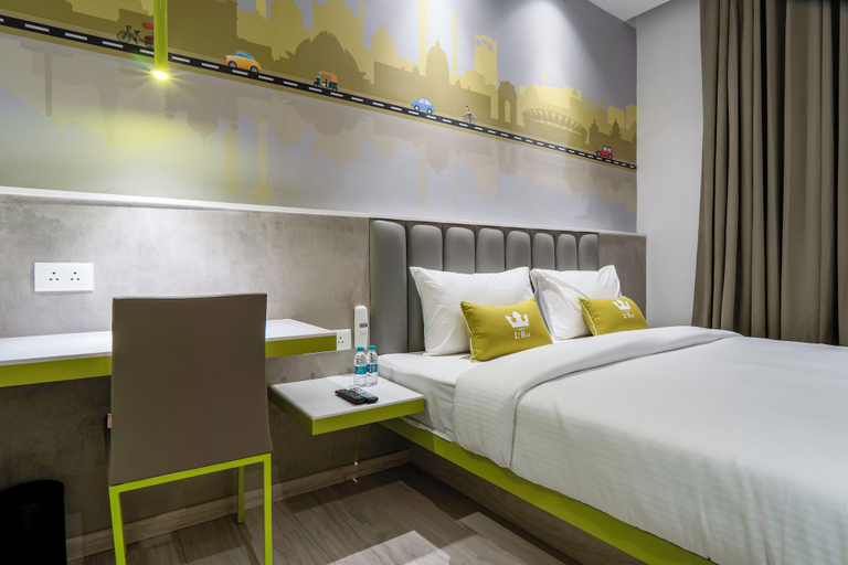 Bedroom 1, Hotel Le Roi Express Karol Bagh, Delhi