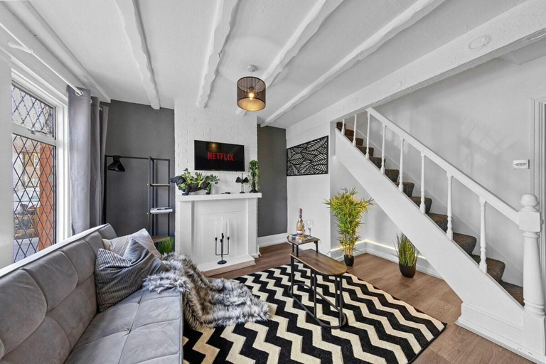 Others 5, Charming Chatham Apartment With 3 Bedrooms, Medway