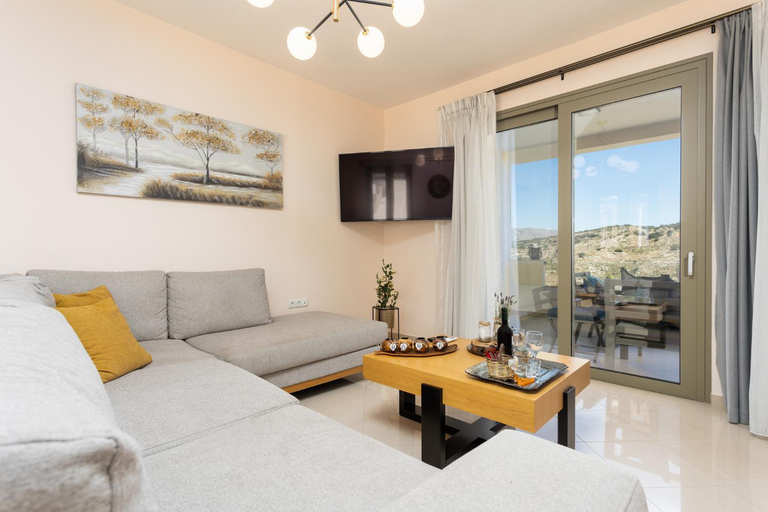 Others 5, Villa Marielia, Crete