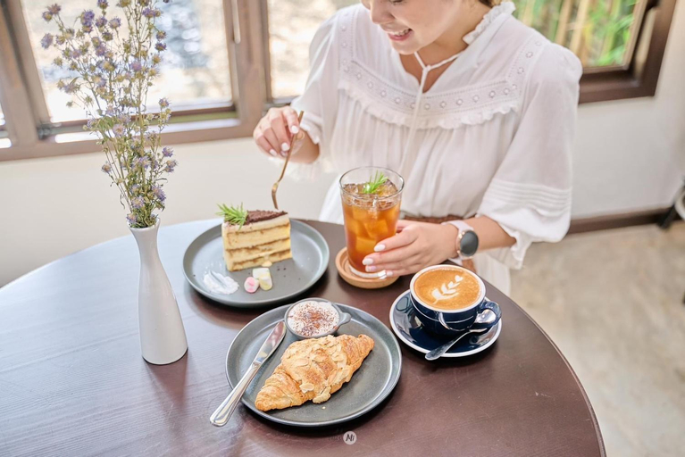 Food & Drinks