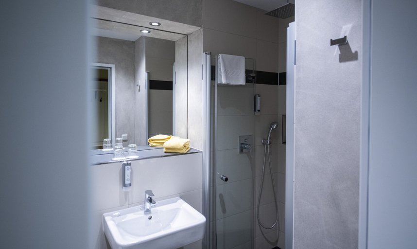 Bathroom 4, Apartment Central Leipzig-City, Leipzig
