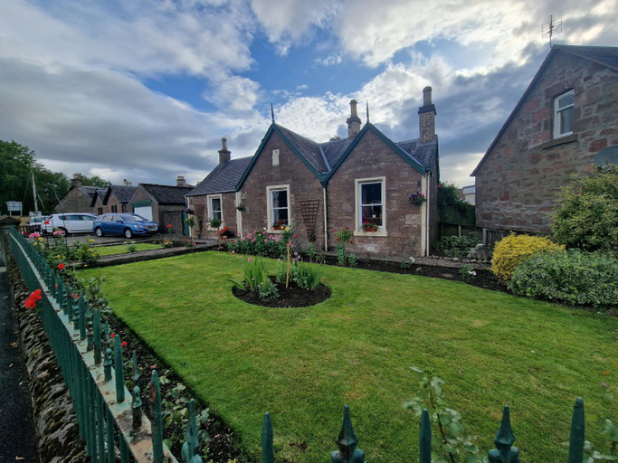 Others 2, Isla Rose Cottage, Perthshire and Kinross