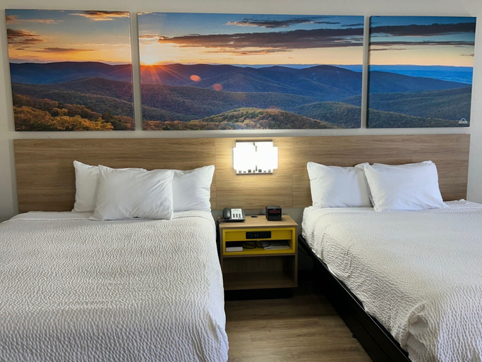 Bedroom 4, Days Inn by Wyndham Clayton, Rabun