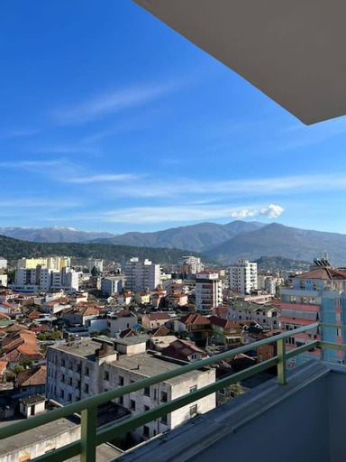 5, Home Sweet Home, Elbasanit