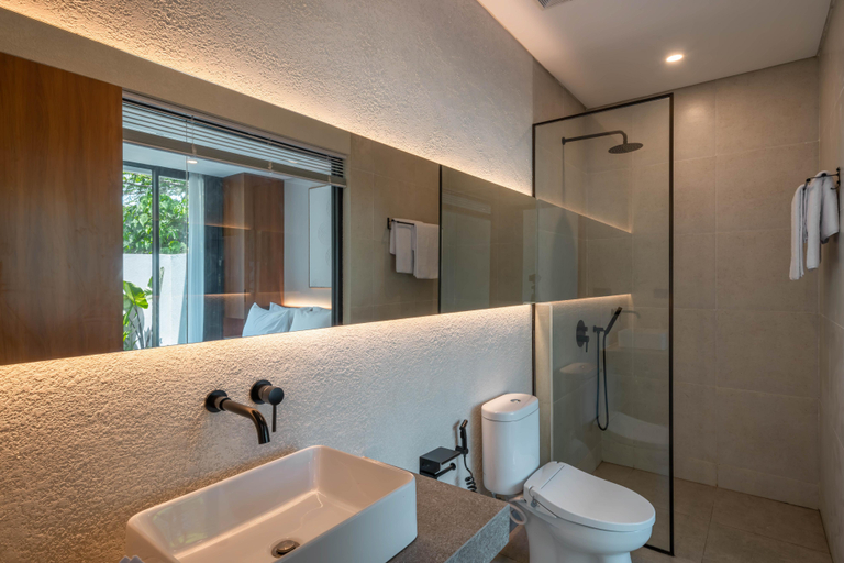 Bathroom 5, Sadila Estate – Loft Berawa, Badung
