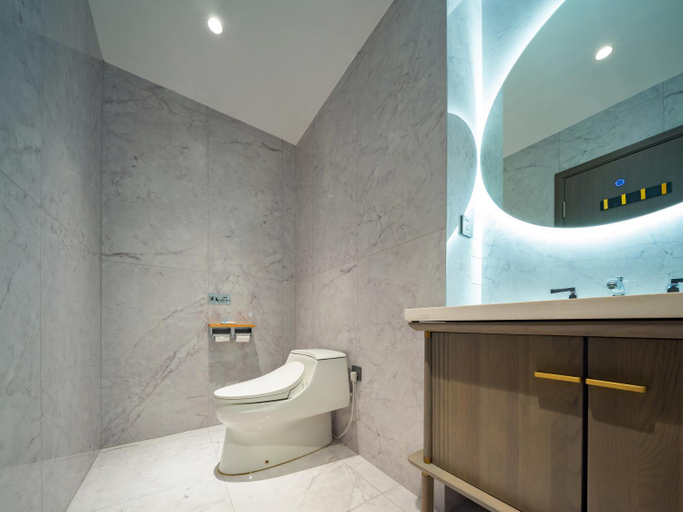 Bathroom 2, Vanbrugh Bay Hotel - Zhangjiajie Tianmen Mountain, Stunning River View, Complimentary Coffee & After, Zhangjiajie