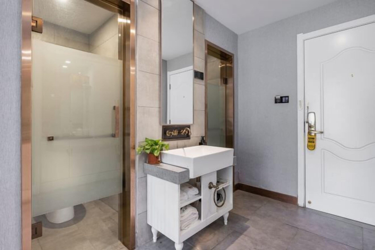 Bathroom 4, Dun Huang Shangheyijing Hotel, Jiuquan