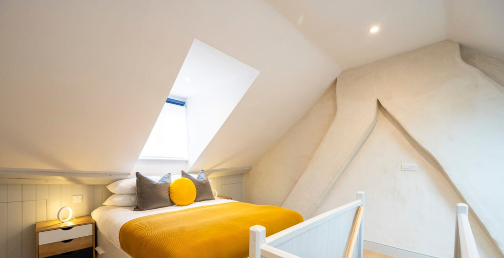 Bedroom 2, The Loft - 1 Bed Luxury Apartment With Bathtub, Oxfordshire